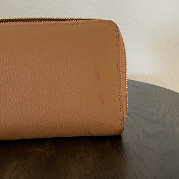 Donated - Michael Kors wallet - Picture 4 of 7